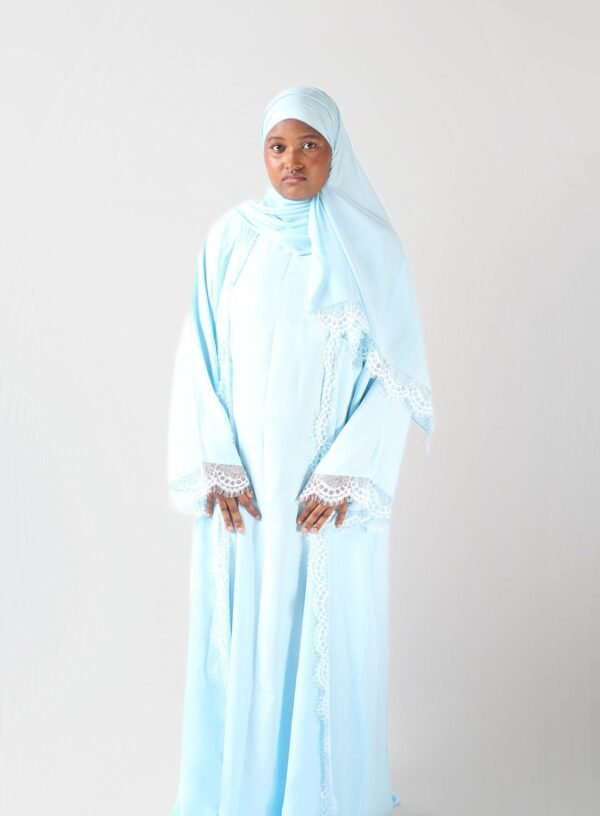 L’ensemble lace bleu ciel